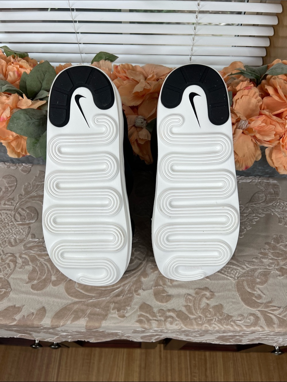 Nike Women's Air Max Isla Sandal Size 11 - Picture 8 of 10